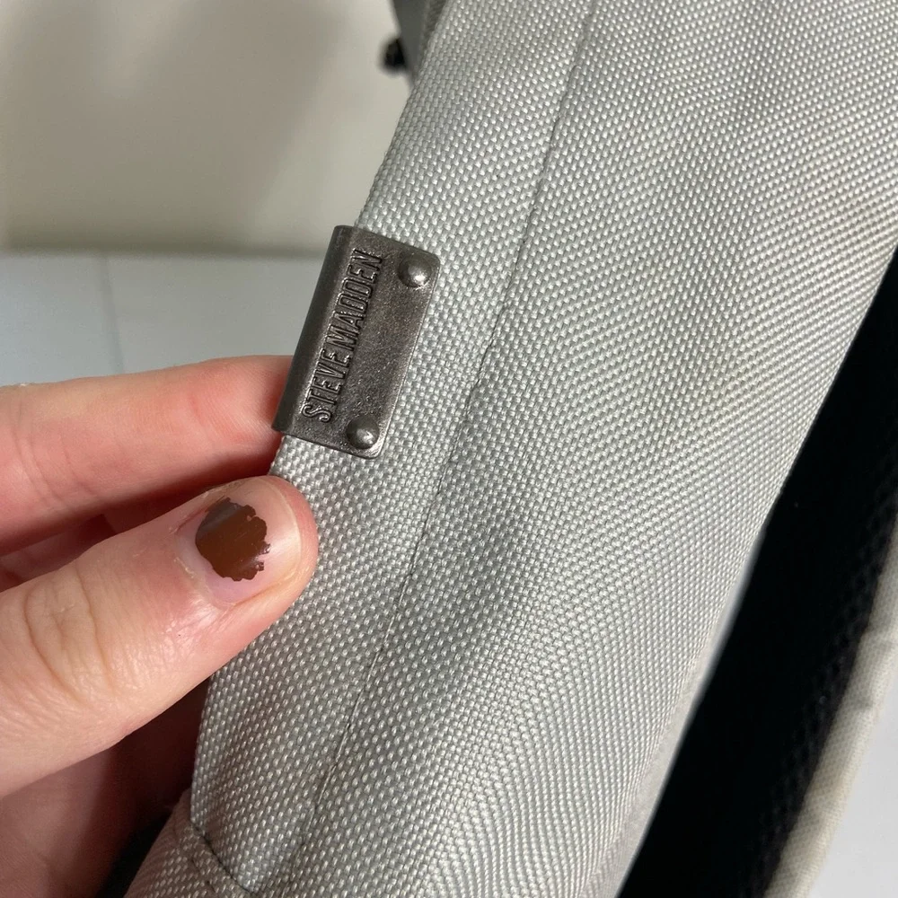 Steve Madden Barnett Avenue gray canvas pocket adjustable strap lined‎ backpack